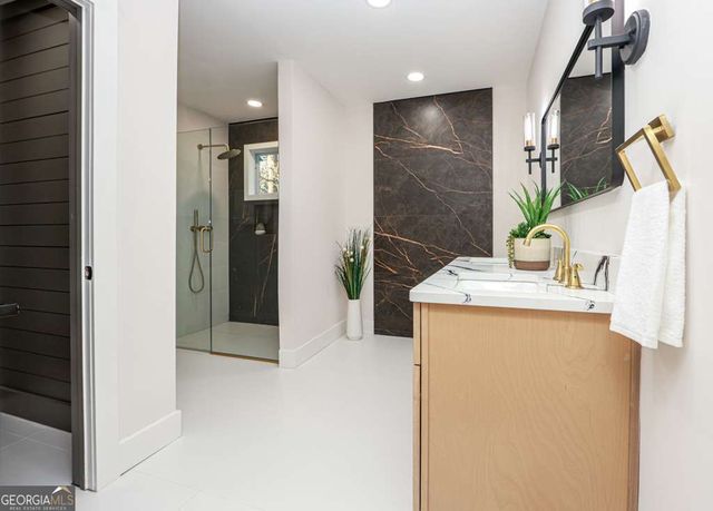 2566 Creekwood Terrace, Decatur, GA 30030