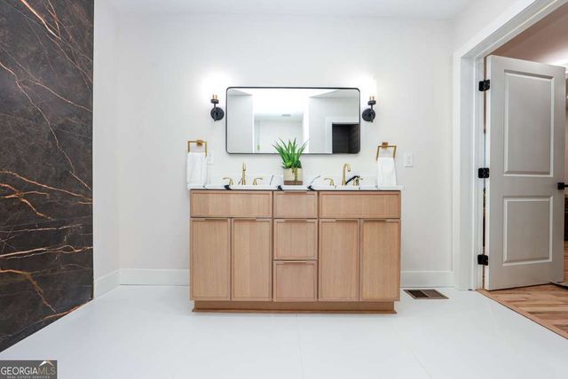 2566 Creekwood Terrace, Decatur, GA 30030