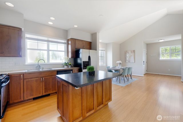 1775 27th Lane NE, Issaquah, WA 98029