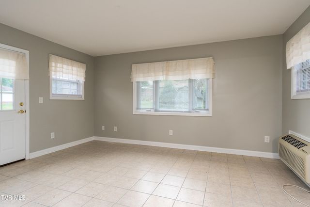 1817 Sundale Road, Johnson City, TN 37604