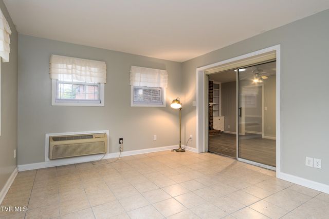1817 Sundale Road, Johnson City, TN 37604