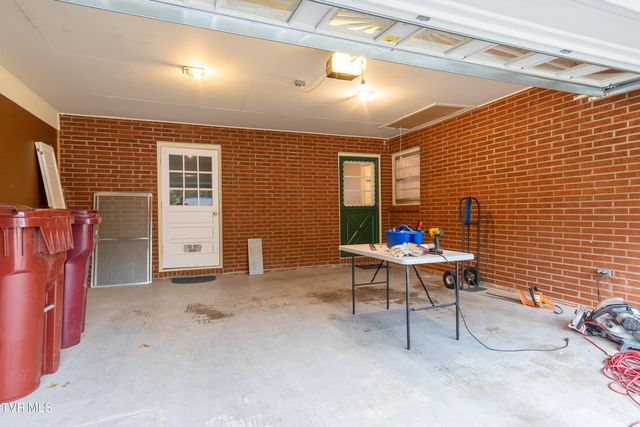 1817 Sundale Road, Johnson City, TN 37604