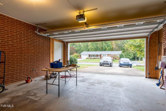 1817 Sundale Road, Johnson City, TN 37604