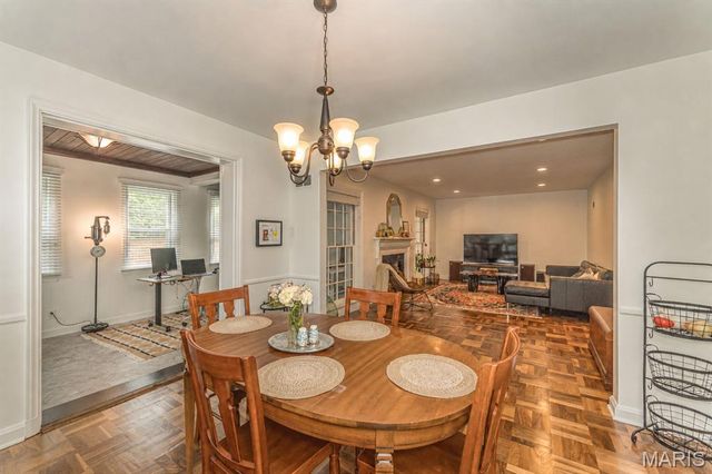 712 Francis Place, Clayton, MO 63105
