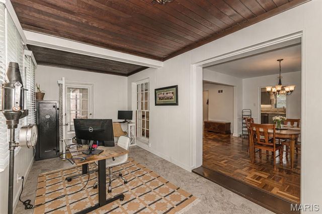 712 Francis Place, Clayton, MO 63105
