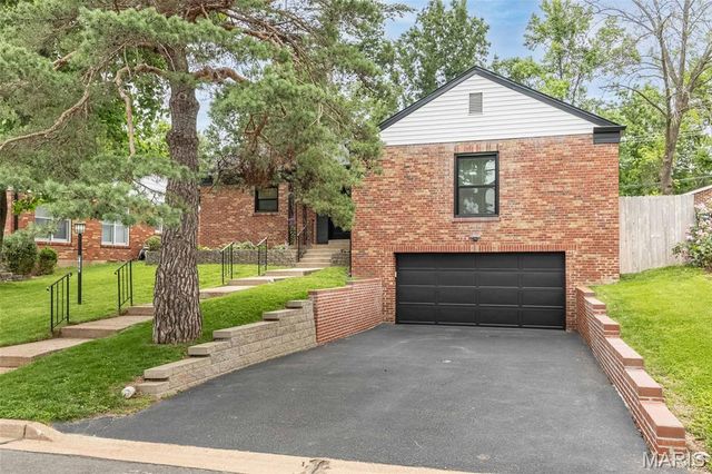 712 Francis Place, Clayton, MO 63105