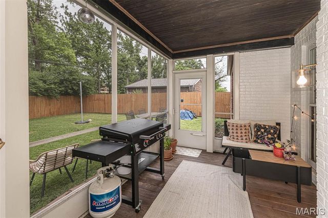 712 Francis Place, Clayton, MO 63105