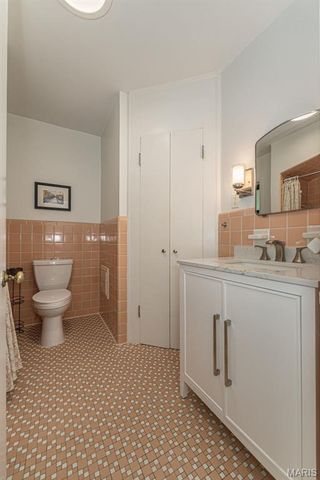 712 Francis Place, Clayton, MO 63105