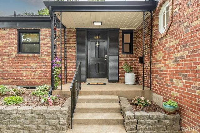 712 Francis Place, Clayton, MO 63105