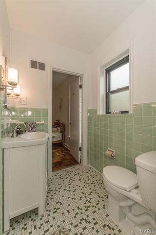 712 Francis Place, Clayton, MO 63105