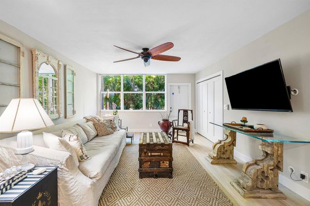 2805 SW 22nd Avenue Unit 104, Delray Beach, FL 33445