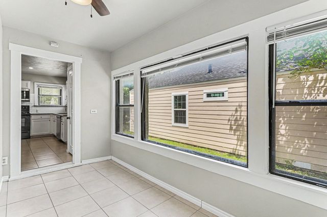 1108 E Robert Street, Fort Worth, TX 76104