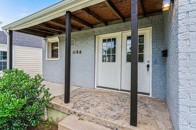 1108 E Robert Street, Fort Worth, TX 76104