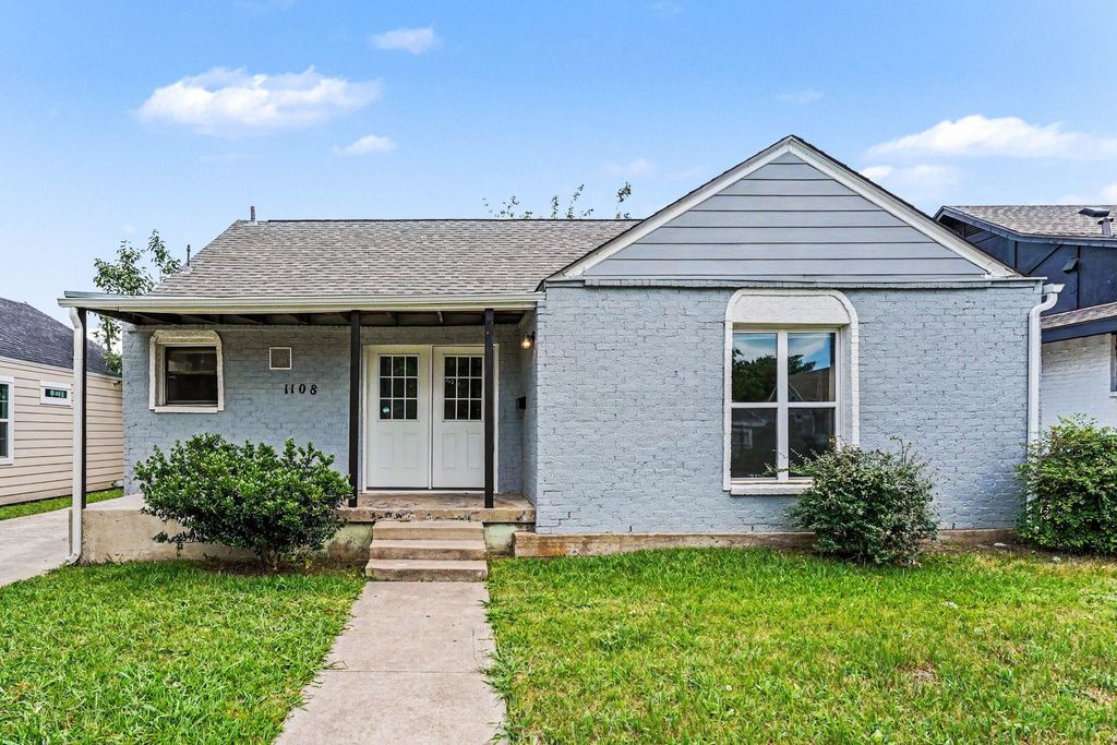 1108 E Robert Street, Fort Worth, TX 76104