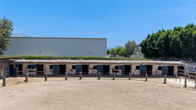 700 S Mariposa Street, Burbank, CA 91506