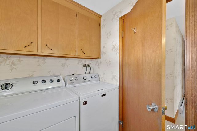 16 Ivory Road, Bloomfield, CT 06002