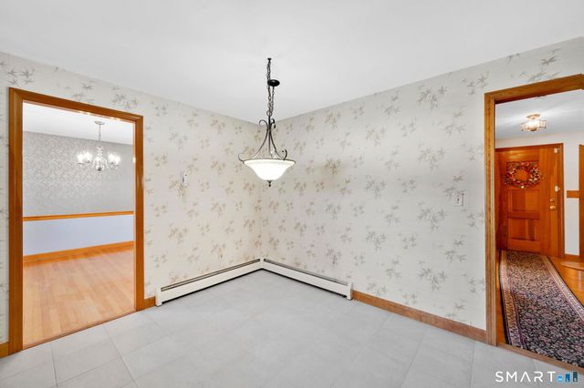 16 Ivory Road, Bloomfield, CT 06002