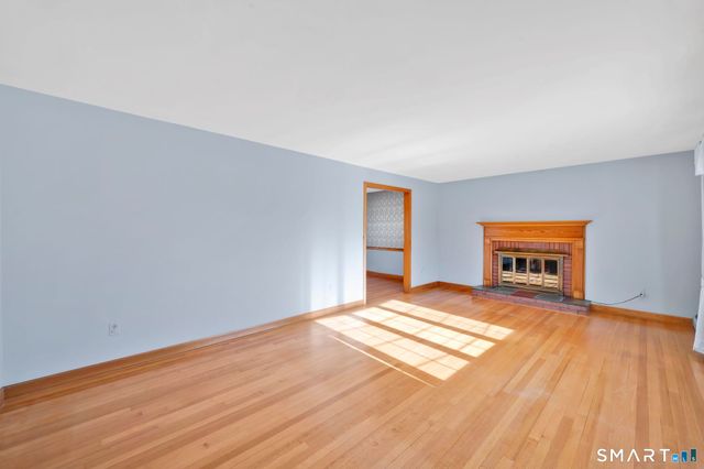 16 Ivory Road, Bloomfield, CT 06002