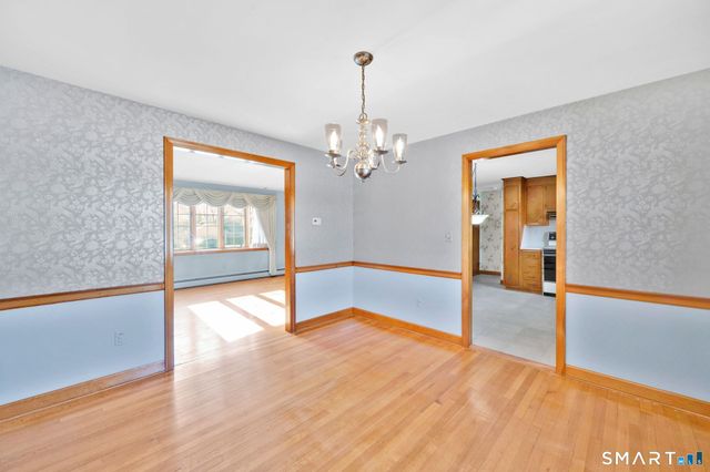 16 Ivory Road, Bloomfield, CT 06002