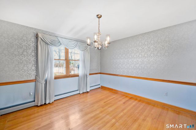 16 Ivory Road, Bloomfield, CT 06002