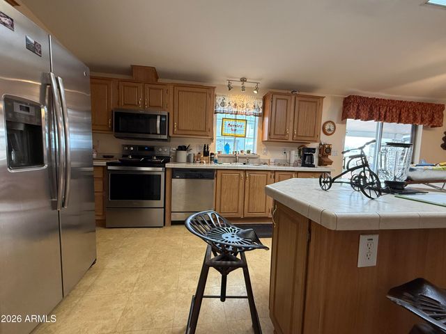 30579 S FORT APACHE Drive 122, Congress, AZ 85332