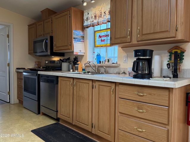 30579 S FORT APACHE Drive 122, Congress, AZ 85332