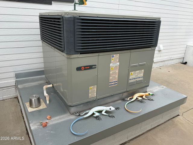 30579 S FORT APACHE Drive 122, Congress, AZ 85332