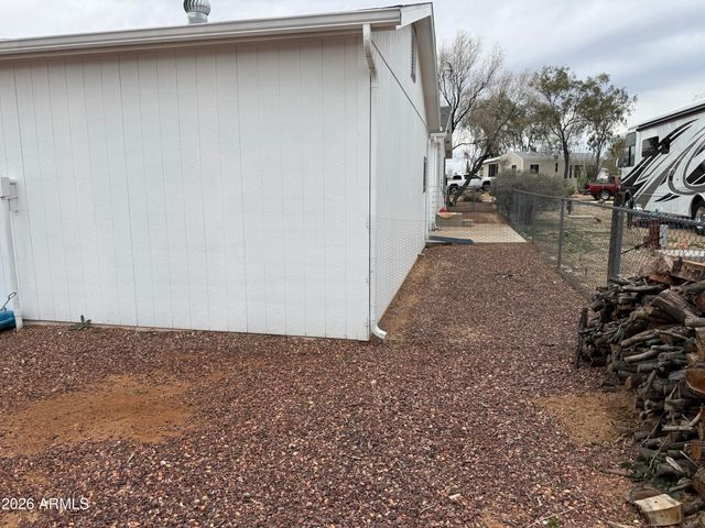 30579 S FORT APACHE Drive 122, Congress, AZ 85332