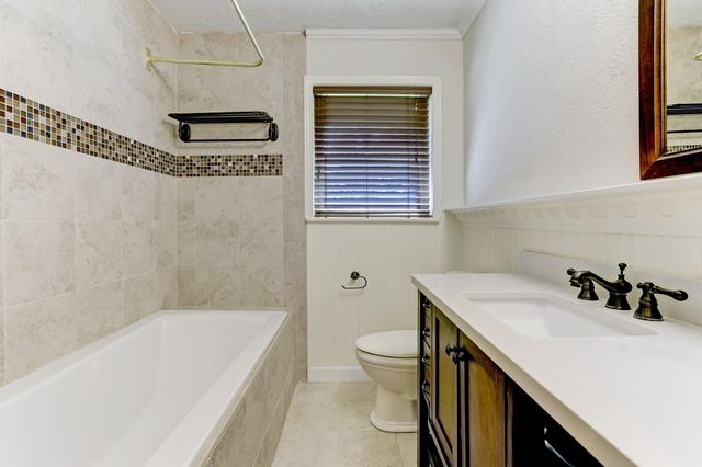 2015 Ebony Lane, Houston, TX 77018