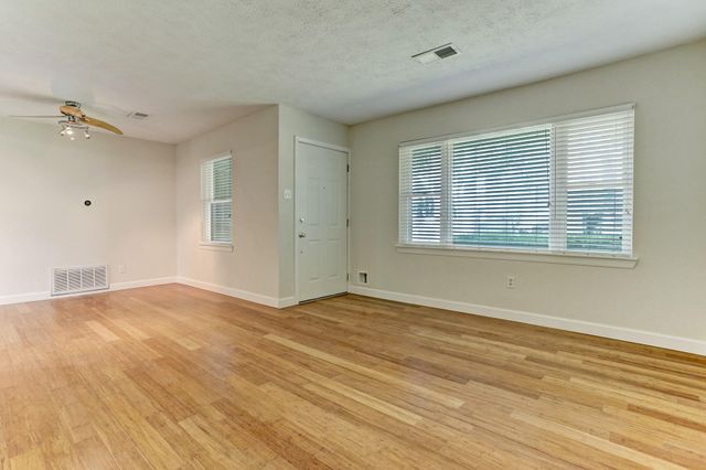 2015 Ebony Lane, Houston, TX 77018