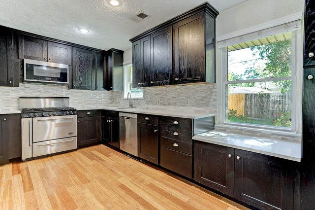 2015 Ebony Lane, Houston, TX 77018