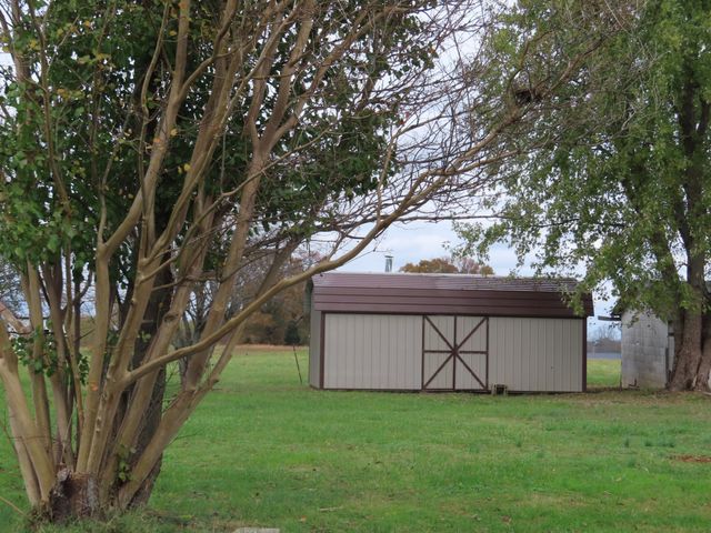 1263 Union Camp Rd, Lafayette, TN 37083