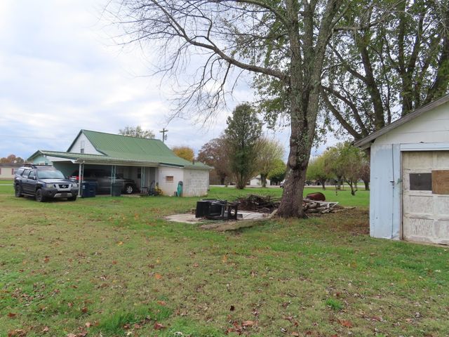 1263 Union Camp Rd, Lafayette, TN 37083