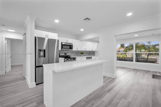 1840 NW 32nd St, Oakland Park, FL 33309