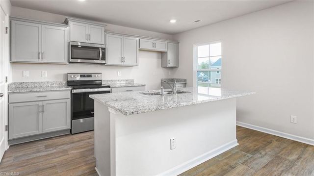 3006 Middle Creek Lane, Greensboro, NC 27405