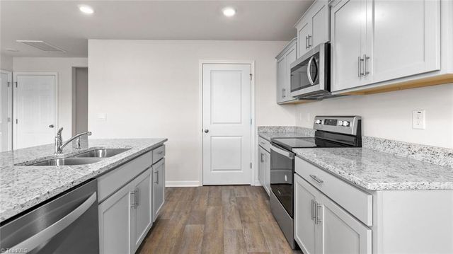 3006 Middle Creek Lane, Greensboro, NC 27405