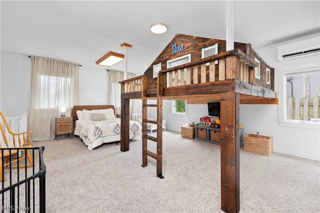 4247 E Lake Road, Sheffield Lake, OH 44054