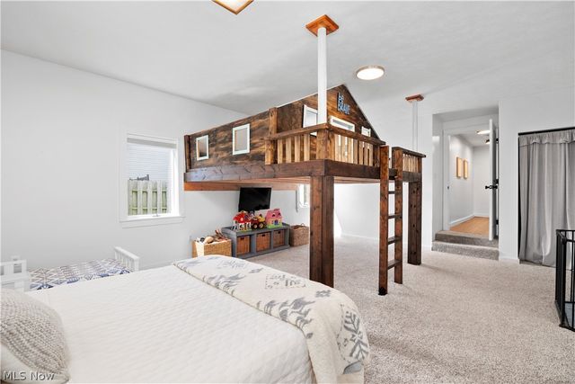 4247 E Lake Road, Sheffield Lake, OH 44054