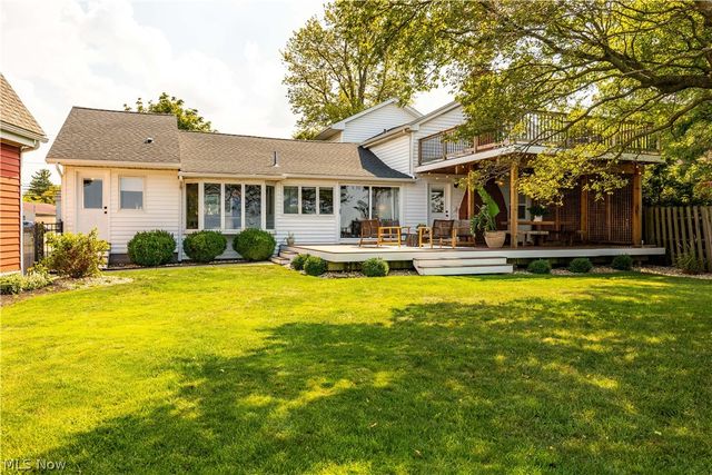 4247 E Lake Road, Sheffield Lake, OH 44054