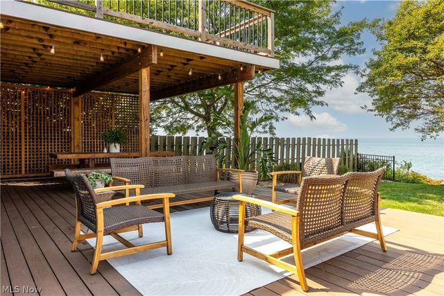 4247 E Lake Road, Sheffield Lake, OH 44054