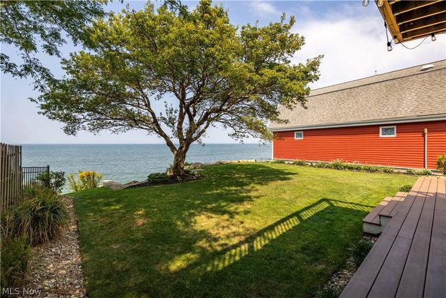 4247 E Lake Road, Sheffield Lake, OH 44054