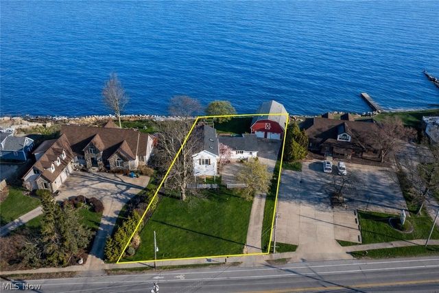 4247 E Lake Road, Sheffield Lake, OH 44054