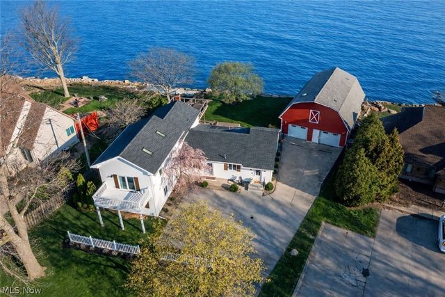 4247 E Lake Road, Sheffield Lake, OH 44054