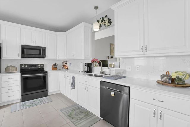 6039 Grand Strand Avenue, Westerville, OH 43081