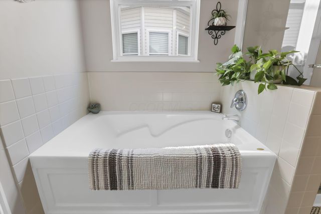 6039 Grand Strand Avenue, Westerville, OH 43081