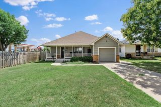 420 SW 2nd Street, Moore, OK 73160