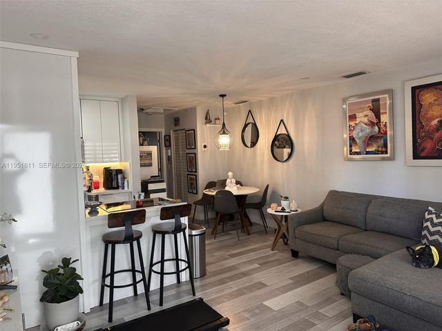 4485 SW 7th St, Miami, FL 33134