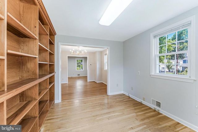 1005 N LEBANON ST N, Arlington, VA 22205