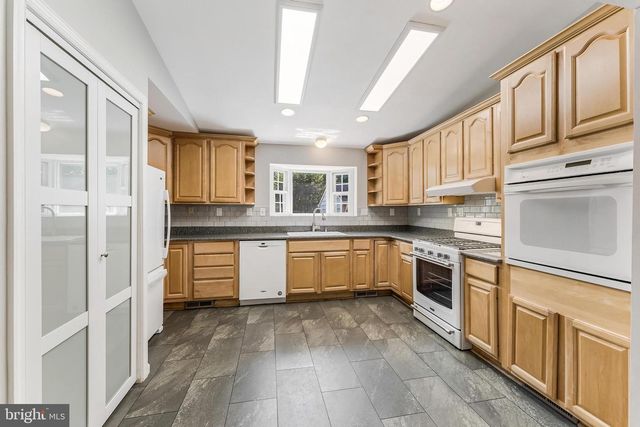1005 N LEBANON ST N, Arlington, VA 22205