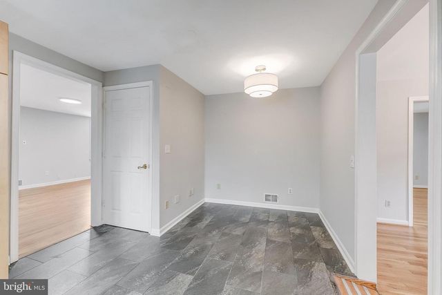 1005 N LEBANON ST N, Arlington, VA 22205